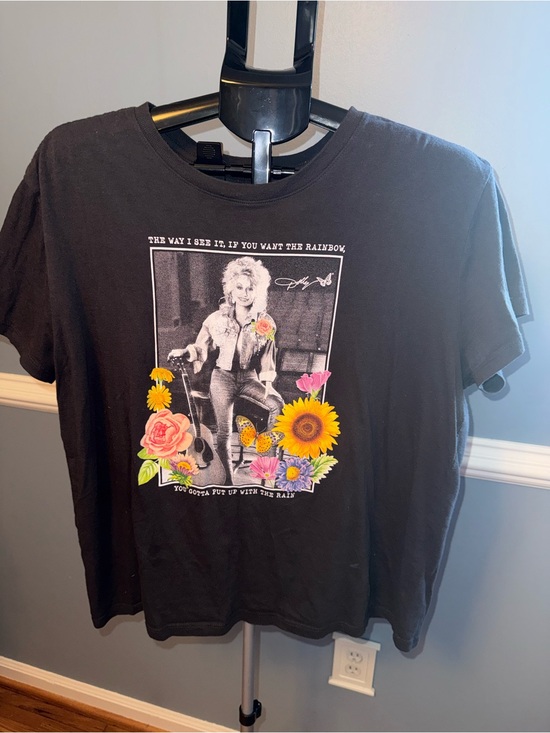 Dolly Parton Tops - Dolly Parton Tribute Rainbow Flowers Graphic Tee Black XL Country Music 🌈